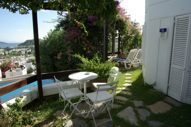 Antique Theatre Hotel