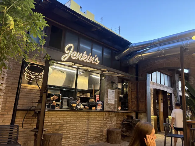 Jenkin's - Cabañal (Patio y Taller de Carnes)