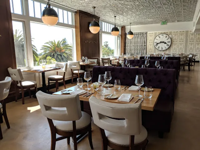 LIMEWOOD BAR & RESTAURANT
