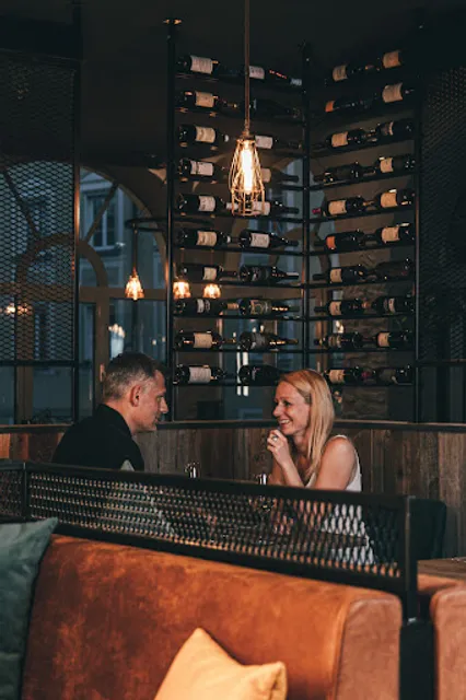 DEJAVU RESTAURANT & BAR