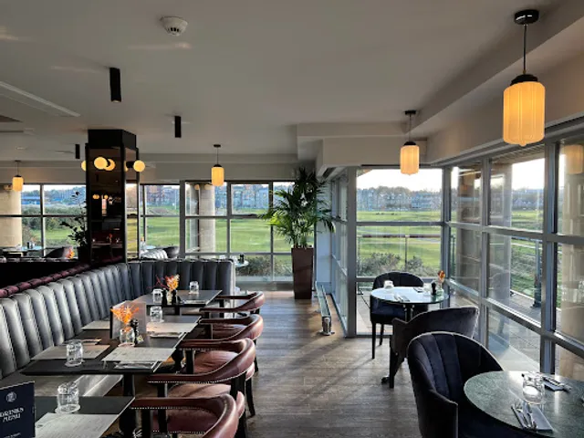 St Andrews Links Clubhouse & Tom Morris Bar & Grill