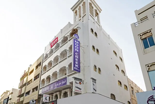 Moon Creek Hotel LLC