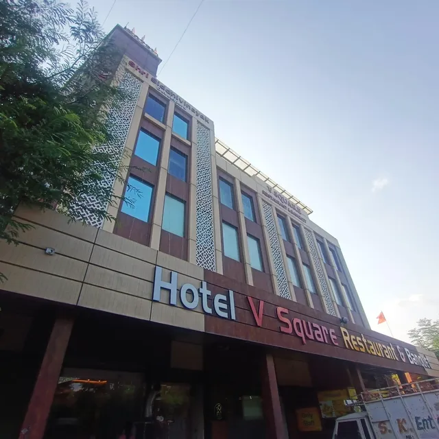HOTEL V SQUARE