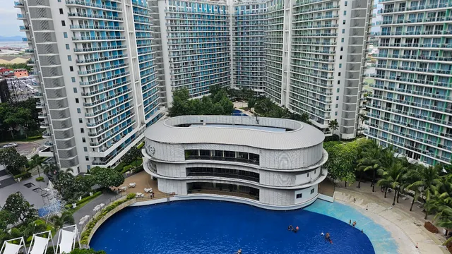 Azure Paris Beach Club - Miami 1606