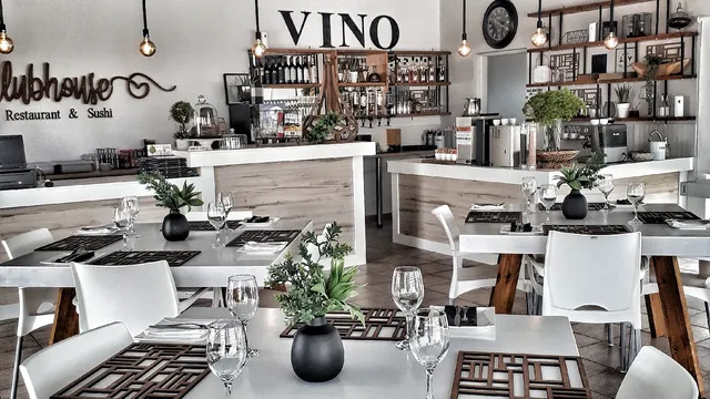 The Clubhouse Restaurant & Sushi, Hentiesbaai