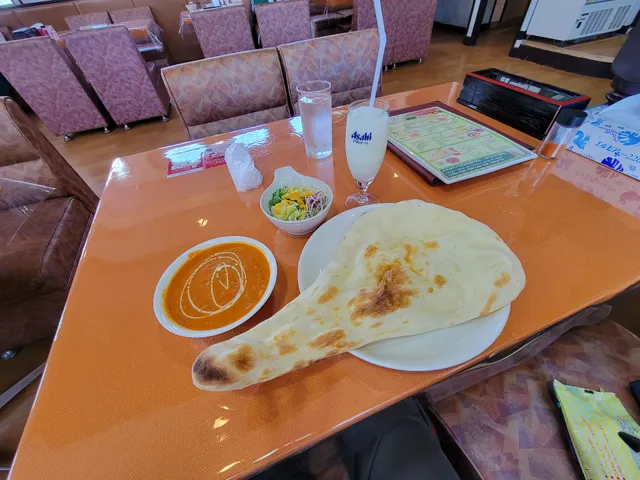 Indian Nepali Restaura Everest - イベレスト インド。ネパール料理