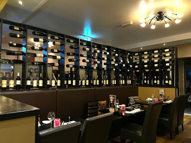 Ora Restaurant & Cafe