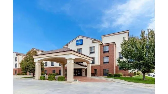 Baymont by Wyndham Pratt