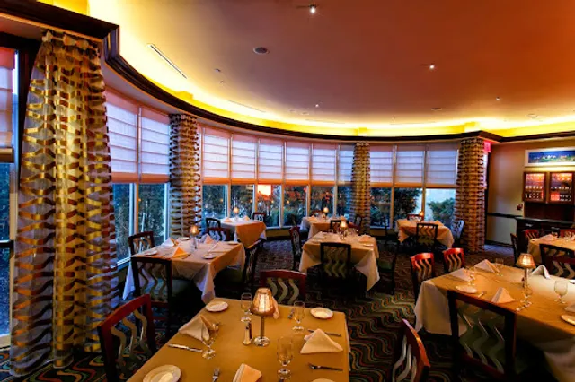 Lorenzo’s Restaurant, Bar & Cabaret