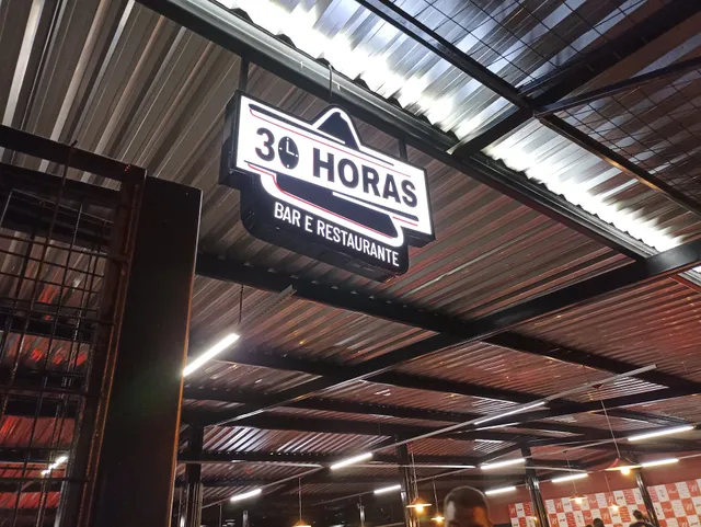 30 hours bar and pool