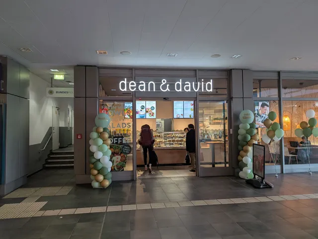 dean&david | Bowls, Salate, Curries & Snacks im Hauptbahnhof Saarbrücken