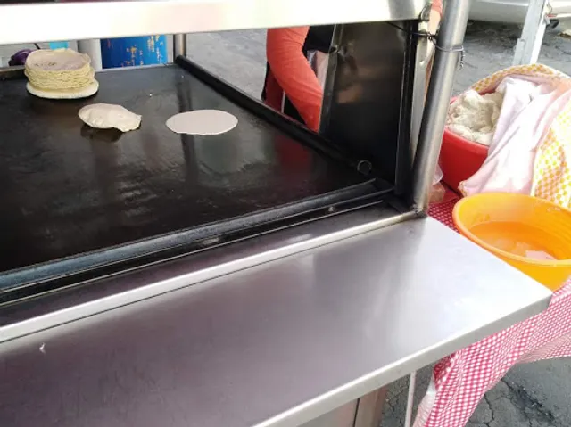 Tacos de asada El Pollo