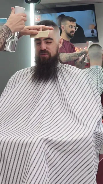 FULL KLIPS BARBER AUTHORITY - Conyngham