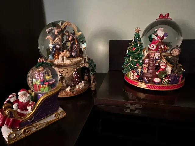 GiftsOnline.net - Snow Globe Repair Center