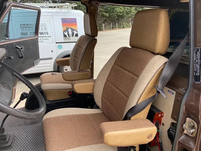 Dahll's Custom Upholstery