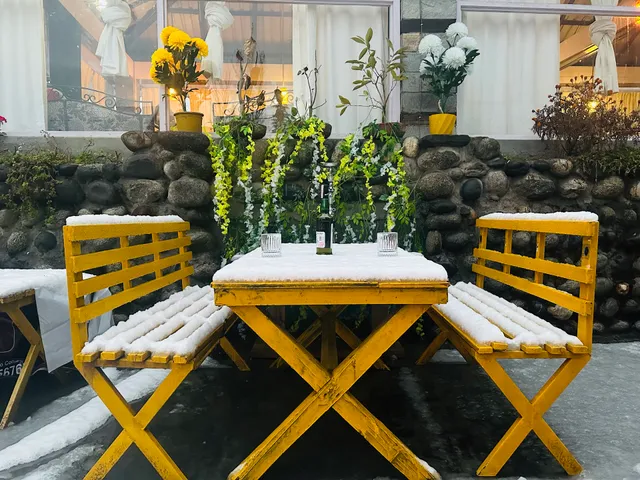 Hot Stuff Hotel Rooms & Restaurant | Riverside Resort, Pet Friendly Stay in Manali