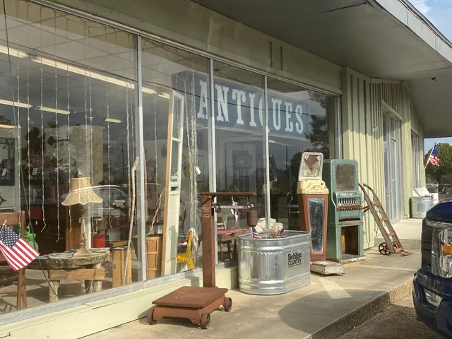 Big Stick Long Bow Mall