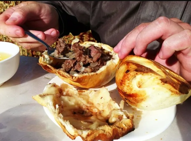 Нұр Мүбәрәк асханасы