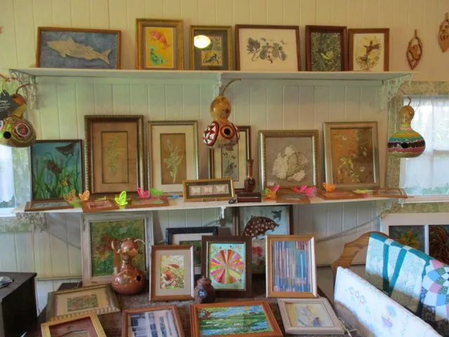 3 Graces Farm Art - Hidden Gifts