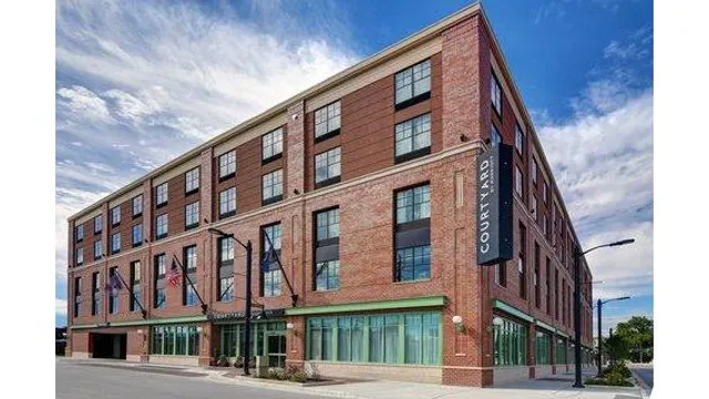 Courtyard by Marriott Manhattan Aggieville