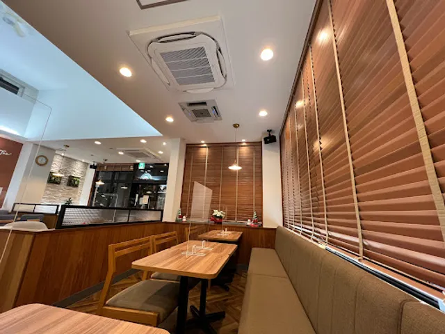 Mos & Cafe Naha Makabi