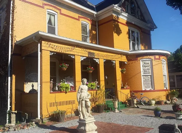 Riverview Mansion Hotel