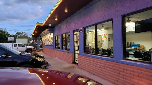 Gyro's Drive-inn Seafood & Burgers