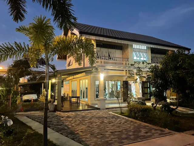 Airport one station hometel