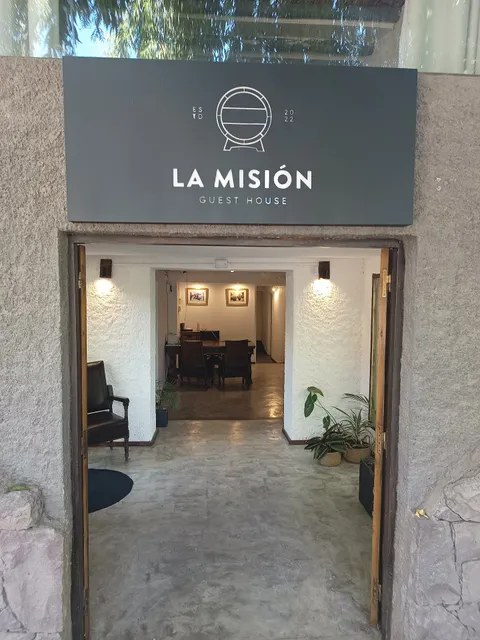 La Misión Guest House