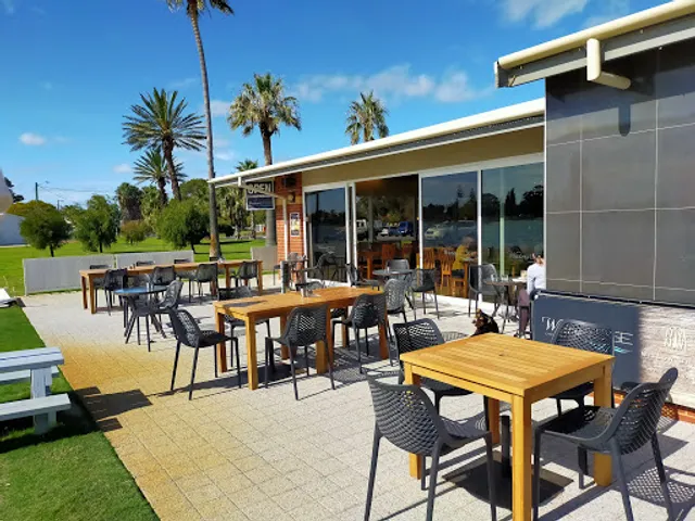 Waters Edge Bistro & Function Centre