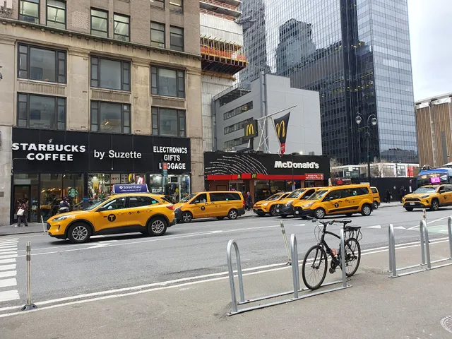 8th ave gifts & electronics inc \ nyc camra