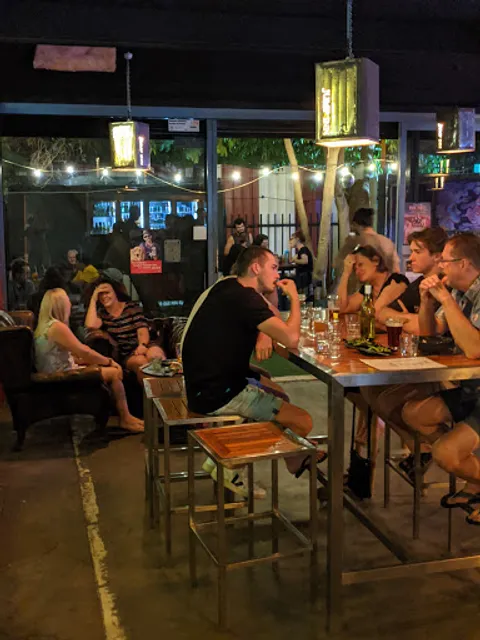 Jump Inn Craft Beer Bar & Restaurant