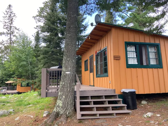 Pine Point Lodge, Resort & Motel