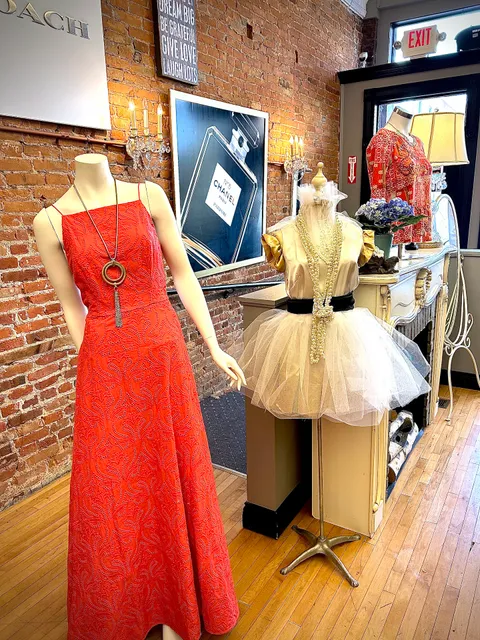 La Boutique Upscale Resale