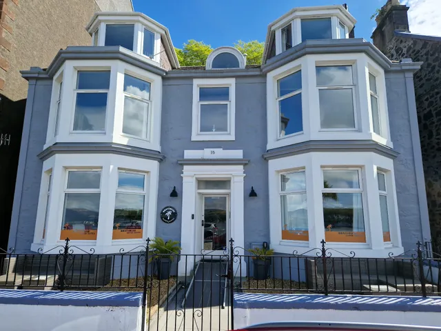 Boat House Super Suites