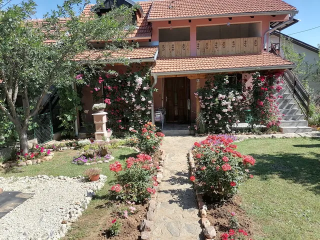 Апартман МИКА