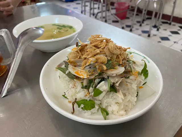 Xôi, Bún măng gà bà Vui