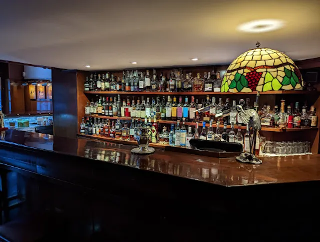 Ideal Cocktail Bar
