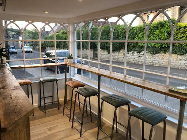 Bluebird Cafe and Bar