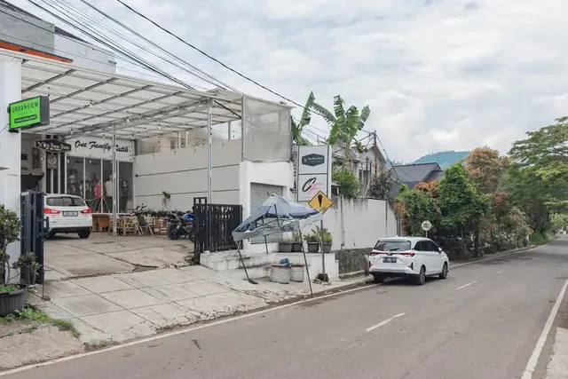 Urbanview Hotel One Family Maribaya