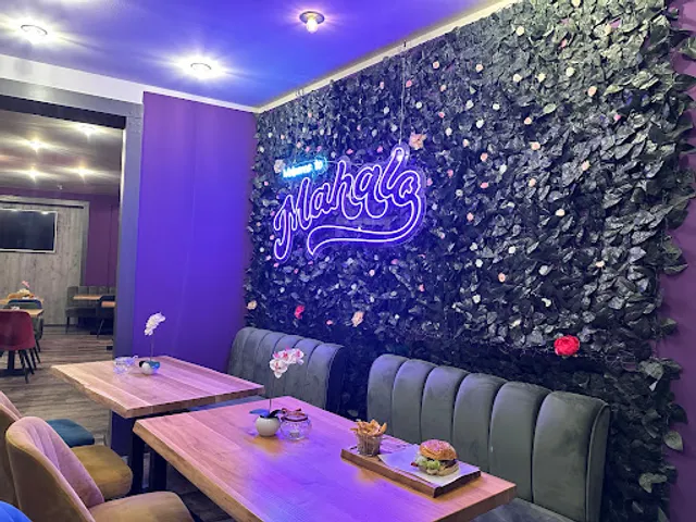 Mahalo Burger, Bowls & Hot Stone Steaks