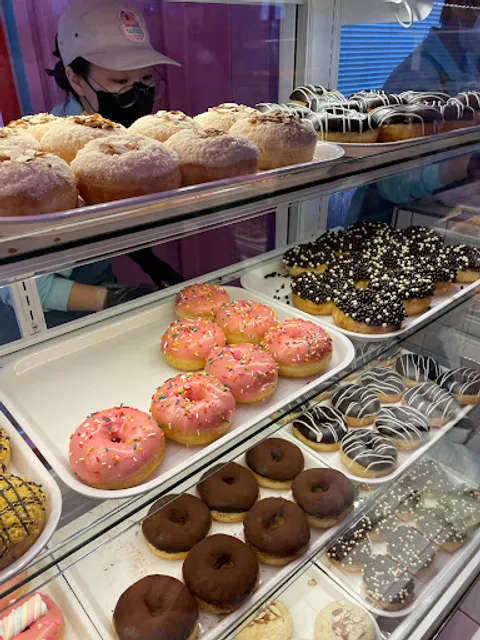 Malddong Doughnut Dessert Town