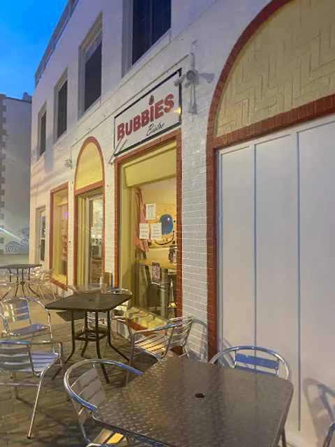 Bubbies Bistro