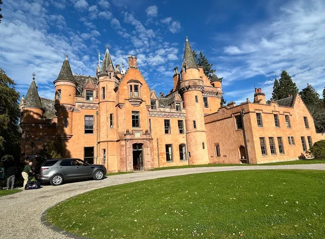 Aldourie Castle