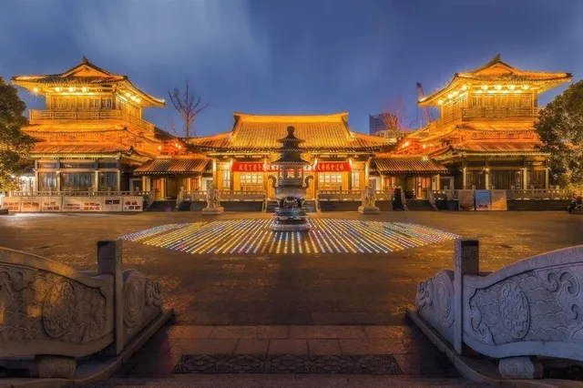 瑞莱克斯大酒店