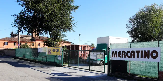 L'arca Centro di raccolta e distribuzione di Porta Aperta