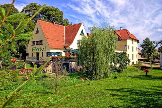 Hotel & Restaurant 5 Linden