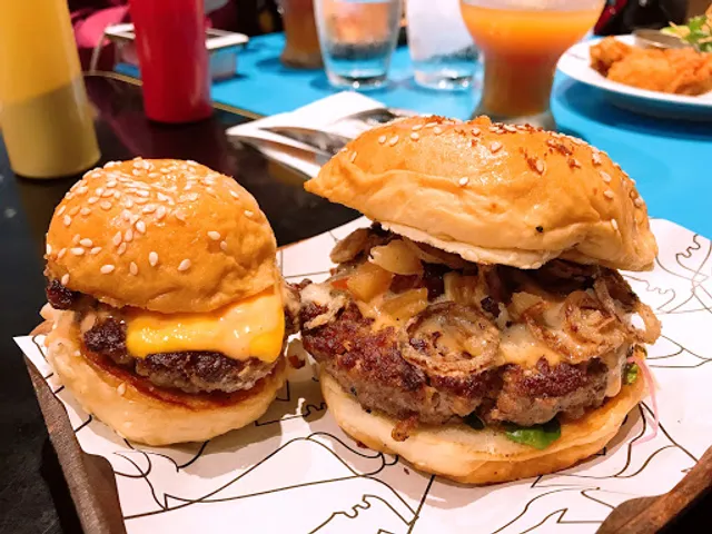 8 Cuts Burger Blends