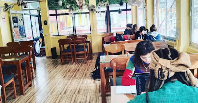 Himalayan restaurant & Cafe