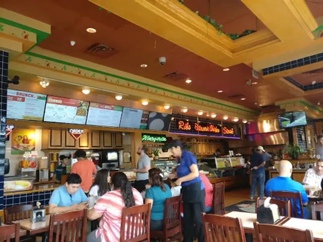 Guapo’s Taqueria & Charcoal Chicken